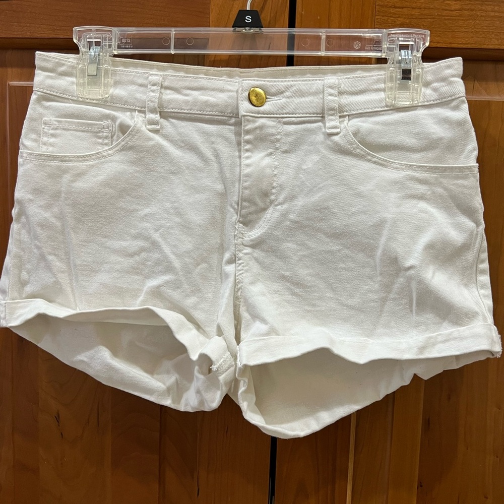 white jean shorts